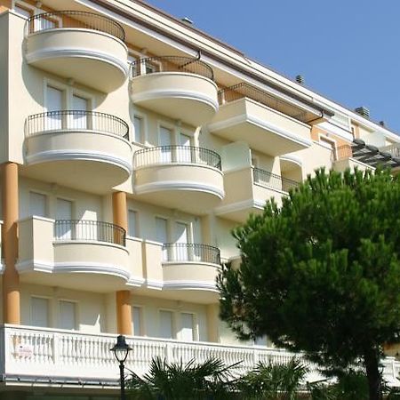 Residence Il Tulipano リッチョーネ エクステリア 写真