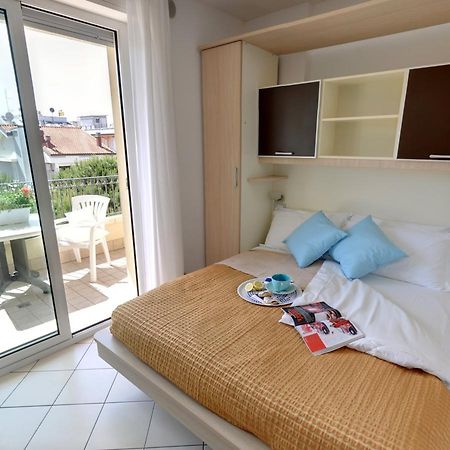 Residence Il Tulipano リッチョーネ エクステリア 写真
