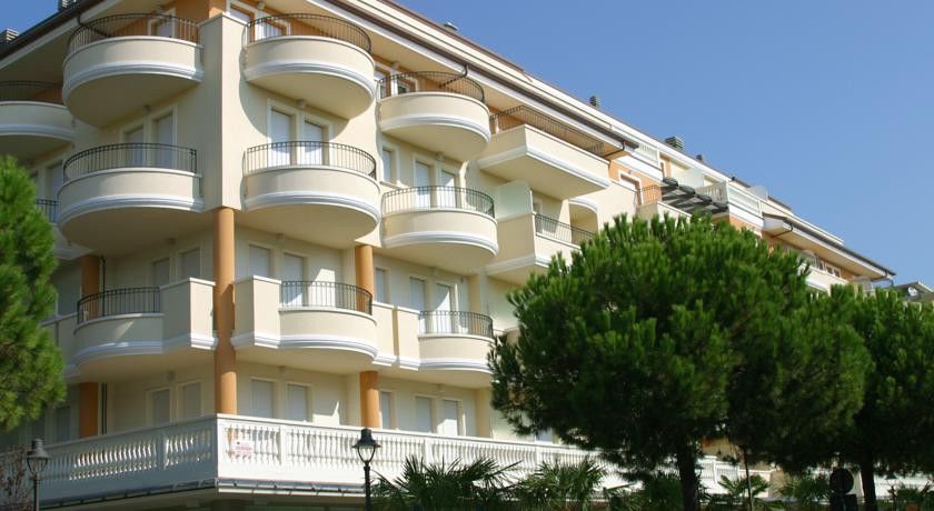 Residence Il Tulipano リッチョーネ エクステリア 写真